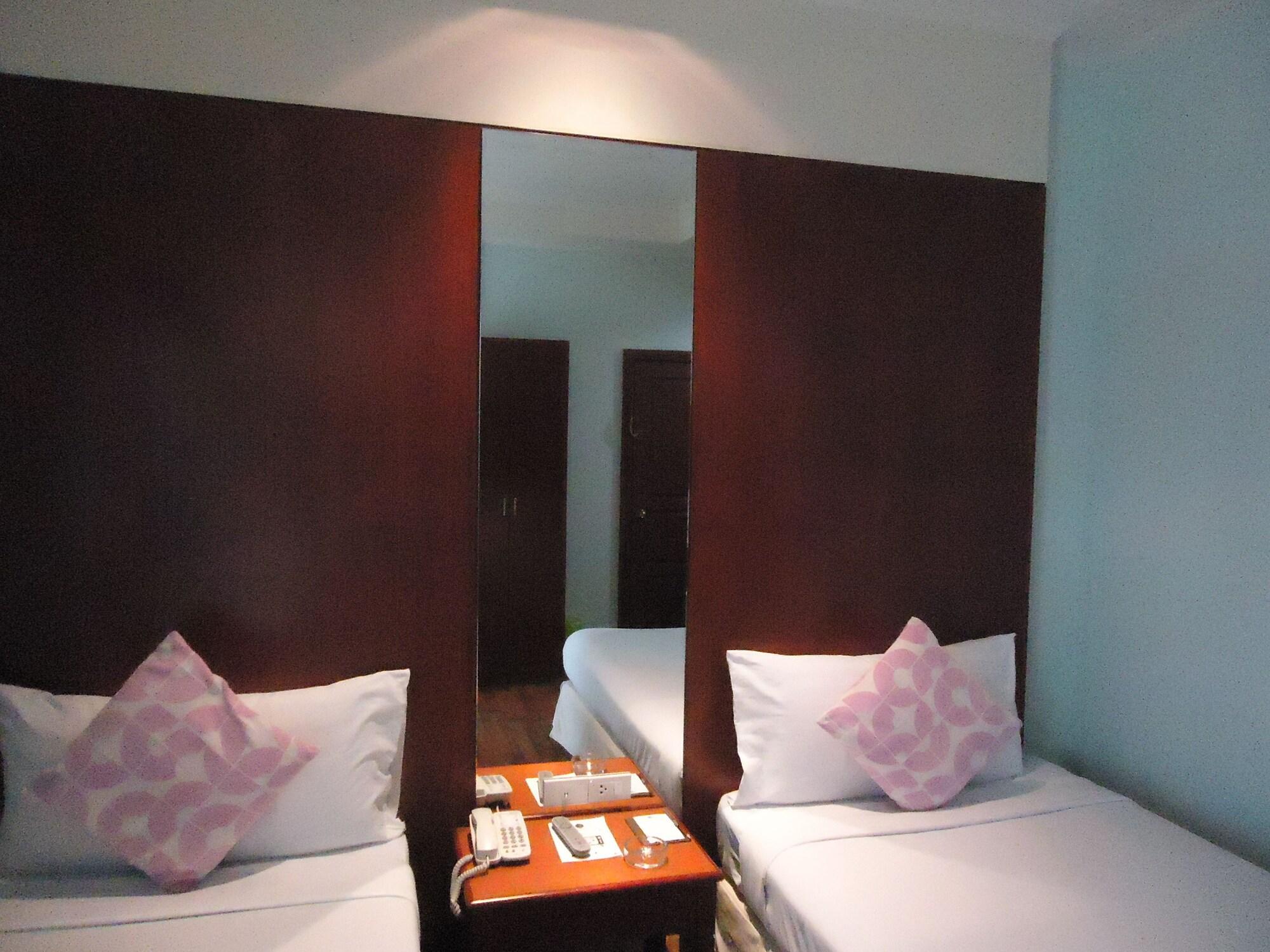 Calypzo Bangkok Hotel Buitenkant foto