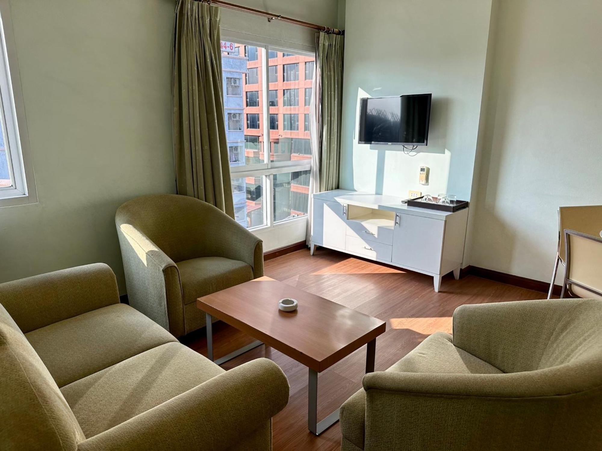 Calypzo Bangkok Hotel Buitenkant foto