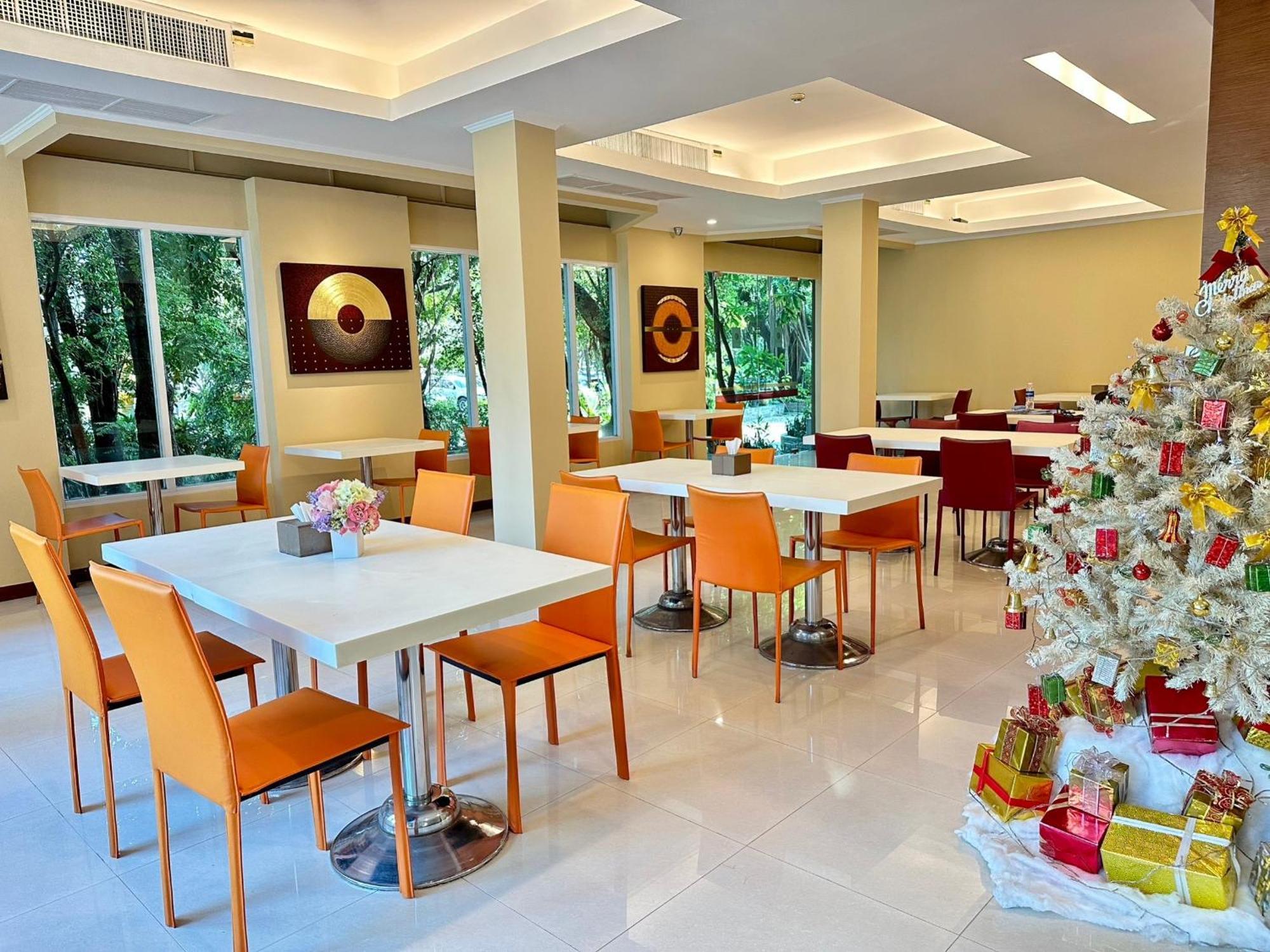 Calypzo Bangkok Hotel Buitenkant foto