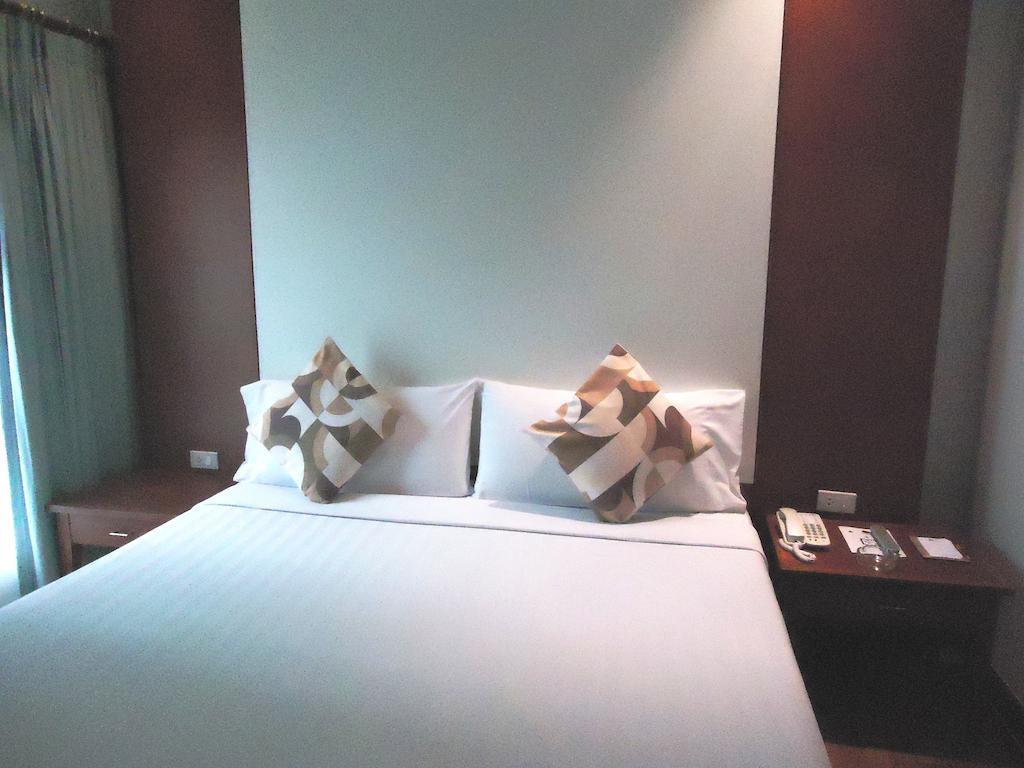 Calypzo Bangkok Hotel Buitenkant foto