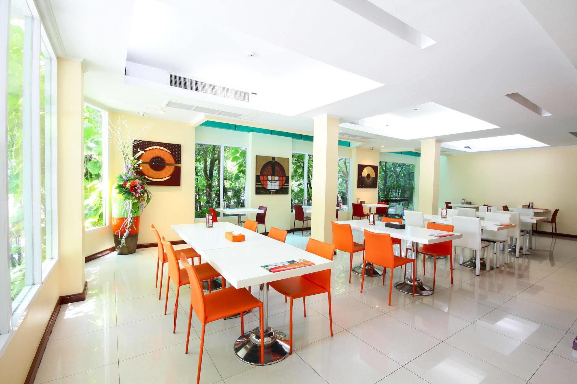 Calypzo Bangkok Hotel Buitenkant foto